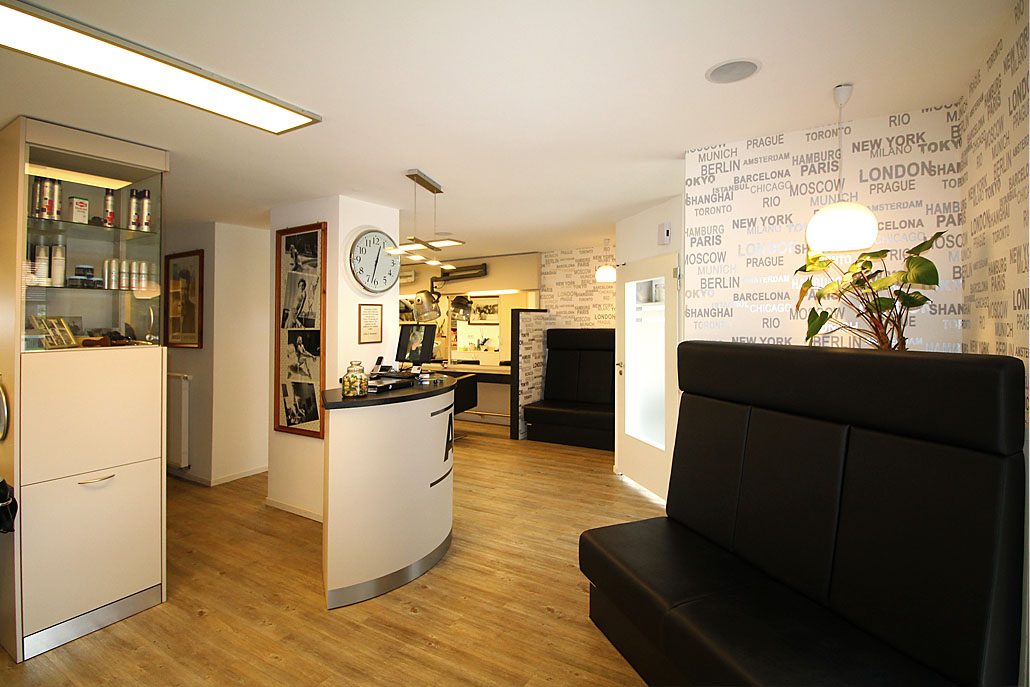 Friseursalon, Empfang